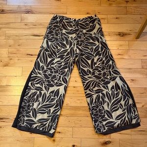 Leifnotes Anthropologie Printed, flowy wide leg pants size 8